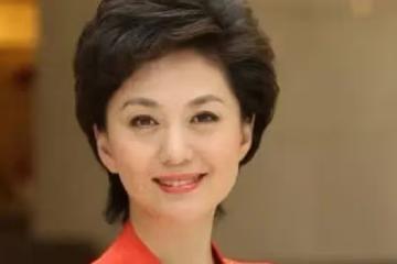 央視主持人海霞,老公原來是大名鼎鼎的他,女兒顏值比媽還高