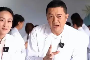 幹啥啥不行!李亞鵬參加鬥茶大賽被打0分,他終究活成了一個笑話