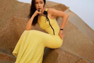李姐姐的狀態也太好了吧,穿黃色魚尾裙秀曼妙曲線,看不出奔五了