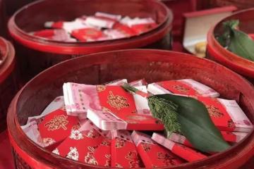 「女婿，三十萬手術費你來出」「岳母，那是俺爸的賠償款」