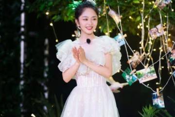 譚松韻私服超好看！「襯衫+短褲」清爽乾淨，值得小個子女生借鑑