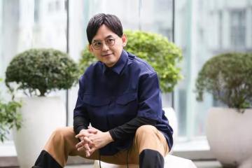 黃子佼塌房，主動承認性騷擾，妻子孟耿如暫時否認會離婚