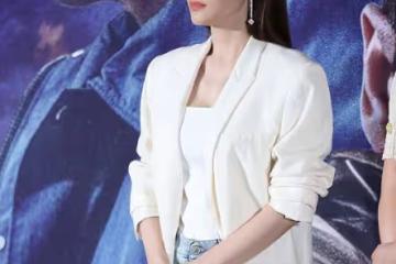 秦嵐的打扮真是阿姨輩「頂流「，一把年紀時尚感不減，穿著太美了