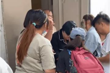 郭德綱妻子近照被抓拍,瘦身後顏值回春,穿時尚染頭髮打扮似辣妹