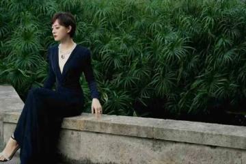 孫儷真有娘娘范,穿黑裙戴60克拉寶石,用「適度露膚」穿出貴氣感