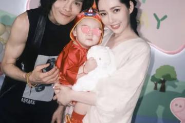 向佐工作獲郭碧婷甜蜜探班，2歲女兒幫爸爸卸妝，叼奶嘴萌態十足