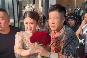 「劉能」兒子大婚！新娘陪嫁千萬、3套別墅，趙本山寫書法送祝福