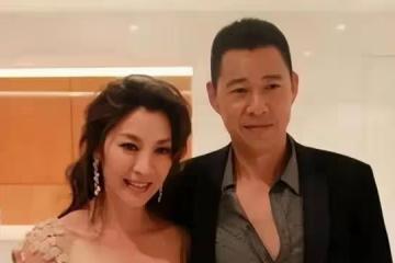 二婚嫁給張豐毅,29年不生孩子,仍被寵成寶,她到底有啥魅力?