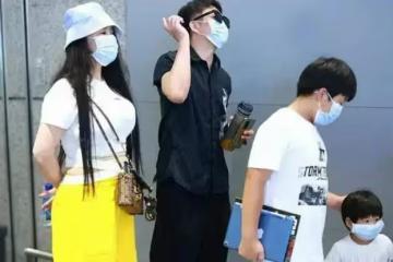 冉瑩穎的3D身材絕了,普通T恤都能穿出緊繃感,鏤空的位置真特別
