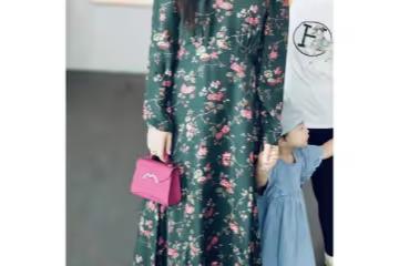 朱珠帶娃看畫展,1歲女兒幫媽媽拎4萬元包包,保姆愛馬仕T恤搶鏡