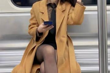 一黑一白兩姐妹，身高、外貌都差不多，品味也差不多