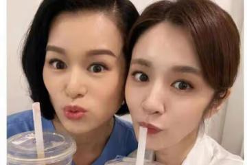胡杏兒最新近照曝光，與小8歲王曉晨同框比美，兩人膚色差明顯