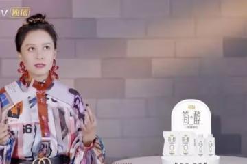 42歲女星突然感動：一段衣服策劃，壓了我22年