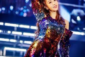 砸30億捧小學生太荒唐!一年後學生妹化身頂級女solo!