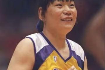 31歲退役，43歲嫁粉絲，55歲沒孩子，鄭海霞如今過得怎樣？