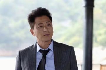 又一位香港知名男星初步確診！伴有喉嚨痛頭痛症狀，準備在家隔離