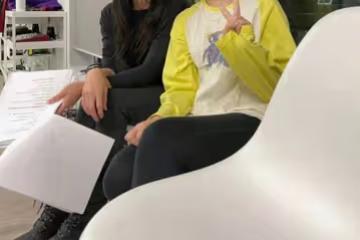 張柏芝姐姐近照，五官立體混血感十足，在國外當演員曾幫妹妹帶娃