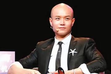酒後侮辱金星,強吻謝娜,從知名主持人到落魄街頭演講,樂嘉絕了