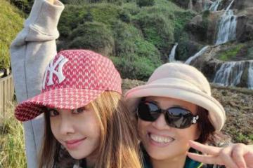 49歲蔡依林曬與家人旅行合影,穿衣打扮乖巧,少女感好強