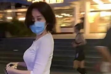 「人間尤物」許晴:情史豐富緋聞不斷,50多歲依然迷倒無數男人