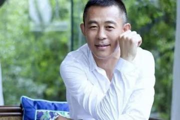 被大11歲二婚侯勇拋棄,獨自撫養女兒長大的潘雨辰,今現狀如何?
