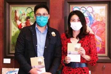霍啟剛曬八周年結婚照,直言:郭晶晶不愛錢,只好把整顆心給她