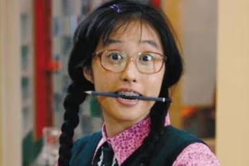 她本該大紅大紫,卻因一張自拍遭張藝謀封,如今嫁人生娃被遺忘