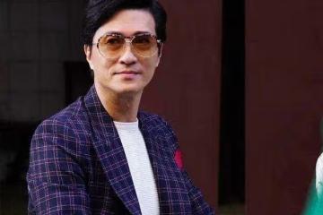 59歲前亞視一哥專注北上發展,去年低調離巢TVB,曾曝多段忘年戀