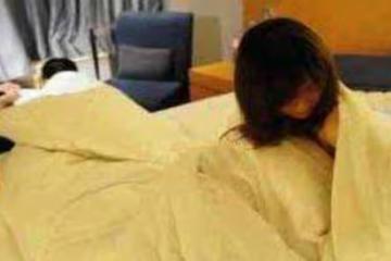 我在自己家裡,將男友和女傭捉姦在床,那場面叫一「刺激」