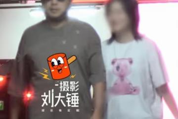 徐崢被指回歸家庭,帶14歲女兒看電影,徐小寶和爸爸身高體型接近
