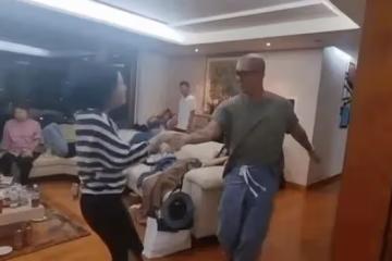 小S具俊曄家中親密熱舞!扭腰露肩不避嫌,30億豪宅破舊不堪