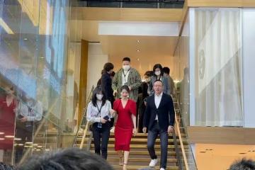 42歲高圓圓生圖曝光,皺紋深邃頸紋明顯,顏值下降被指快認不出