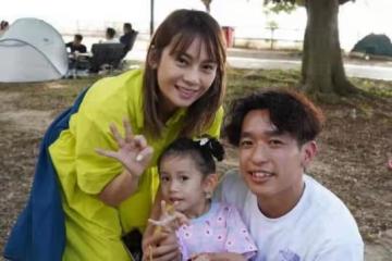 足不出戶！香港女歌手二胎懷孕5個多月，因備孕沒打疫苗不敢出門