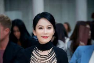 一個越老越美的女人：俞飛鴻，如今50歲，氣質依舊，百看不厭