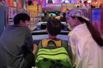 陳若儀攜子游日本迪士尼，13歲Kimi罕露側顏，不像林志穎像費曼