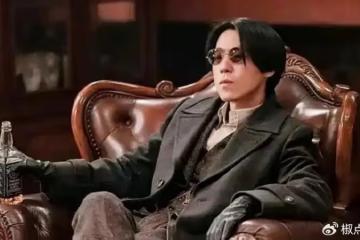 他,憑《潛行者》火出圈,眼睛小演技好,長了壞人臉,卻啥都能演