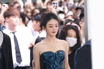 趙麗穎baby同時現身商場,穿衣和排場根本不在一個檔次,誰想好好演戲一目了然