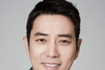 一吻定情?韓國知名男演員初見愛妻就開吻,最後假戲真做幸福美滿