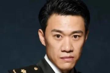 他演技好，有孝心，出道21年憑《人世間》爆火，原來親姑是著名影后