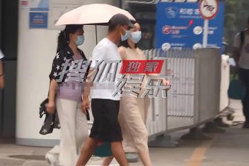 未婚先孕！蒲巴甲陪女友醫院產檢似臨盆在即，准岳母撐傘貼心伺候