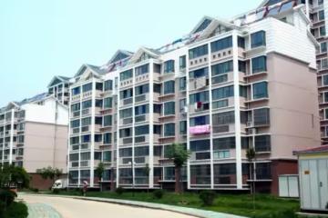 女孩大學畢業後定居外地,拒絕幫哥哥償還房貸後,竟遭到父母起訴