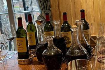 央視主持人姜豐被指變酒鬼，一天喝5瓶萬元洋酒，離婚後久居英國