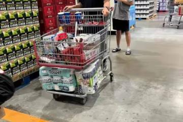 鄭伊健蒙嘉慧麻煩了！二人逛超市狂買飲品女方好焦慮，他倆在日本不好過呀