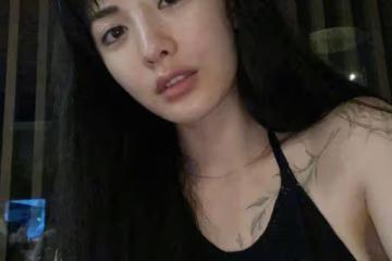 《假面女郎》NANA在華山！平口激短裙性感現身7分鐘    驚見巨大變化