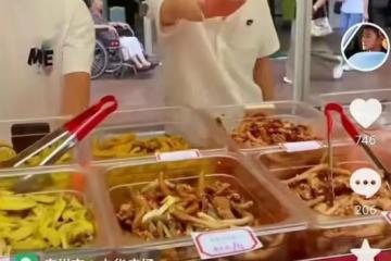 知名港星廣東擺攤賣雞爪!自曝比演戲還賺錢,已在佛山買了2套房