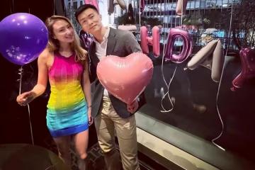 何超雲和未婚夫同游歐洲,一起為結婚地選址,曬全家幸福照