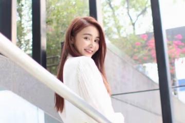 陳子玄「下半身小褲褲失蹤」示範性感吃吐司太惹火辣暈網：真的很美！