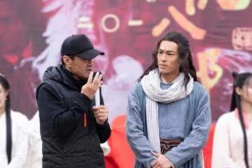 新天龍八部:邪魅的喬峰,襲身材的段譽,都不如這兩個女人尷尬