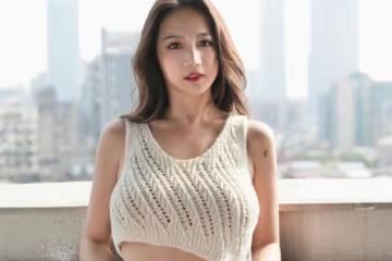 林采緹「逆光比基尼」如隱形！肉色巨物全看光　雙子塔根本扛不住