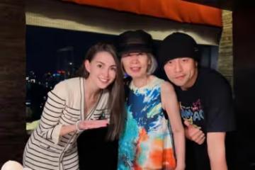 周杰倫攜妻為母親慶生，昆凌甜喊「媽媽」，婆媳罕見同框親如母女
